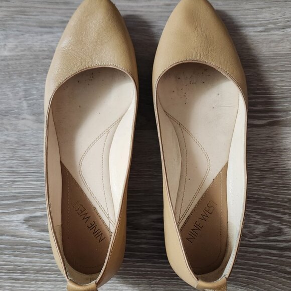 Nine West Beige Leather Flats - size 6 - Picture 1 of 1
